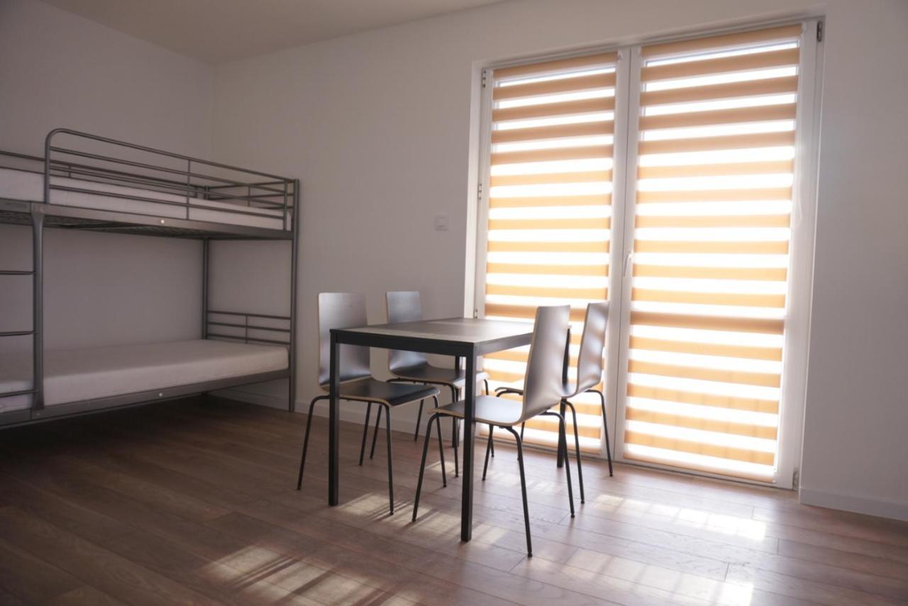 קרוסנו Hostel 66 מראה חיצוני תמונה